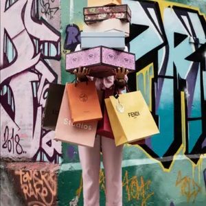 Meet your Posher, Victoria